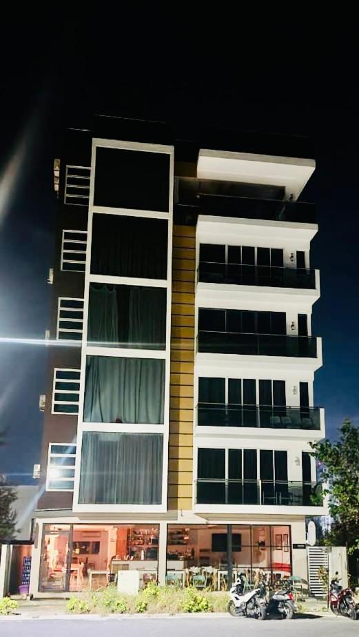 Lazzlla Beach Front Apartments Hulhumale Exterior photo